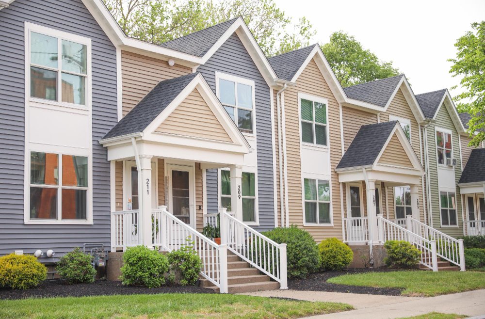 Choosing the Right Siding Contractors: A Sustainable Living Comparison Inspired by Frank Lloyd Wright