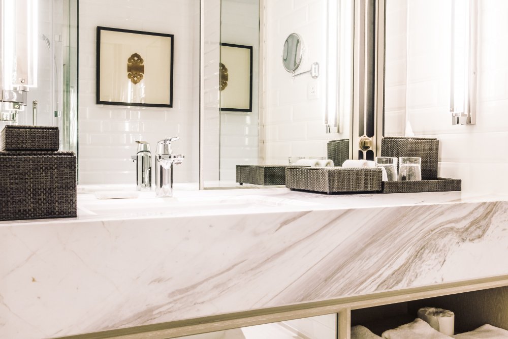 Custom Countertop Design: A Minimal & Clean Approach to Home Remodeling