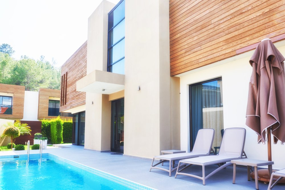 Siding Installation Made Easy: A Homeowner’s Guide to Durable Outdoor Spaces